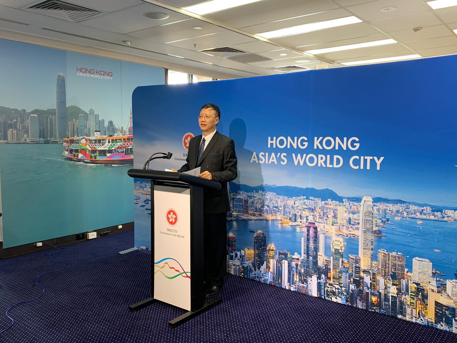 The Director of HKETO Sydney, Mr Raymond Fan