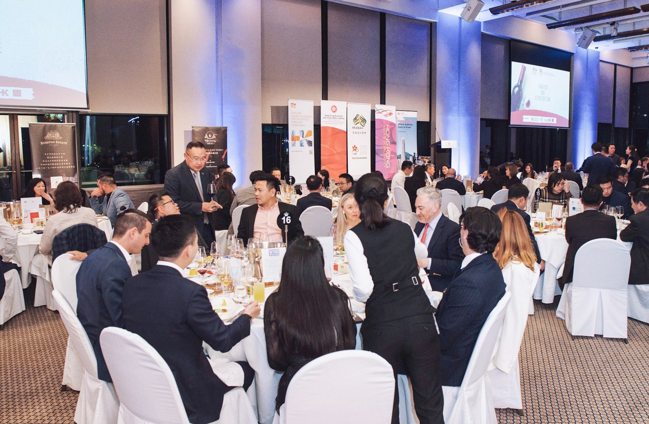 Acting Director of HKETO Sydney attended the Food and Wine Appreciation Dinner organised by the Victoria Chapter of the Hong Kong Australia Business Association