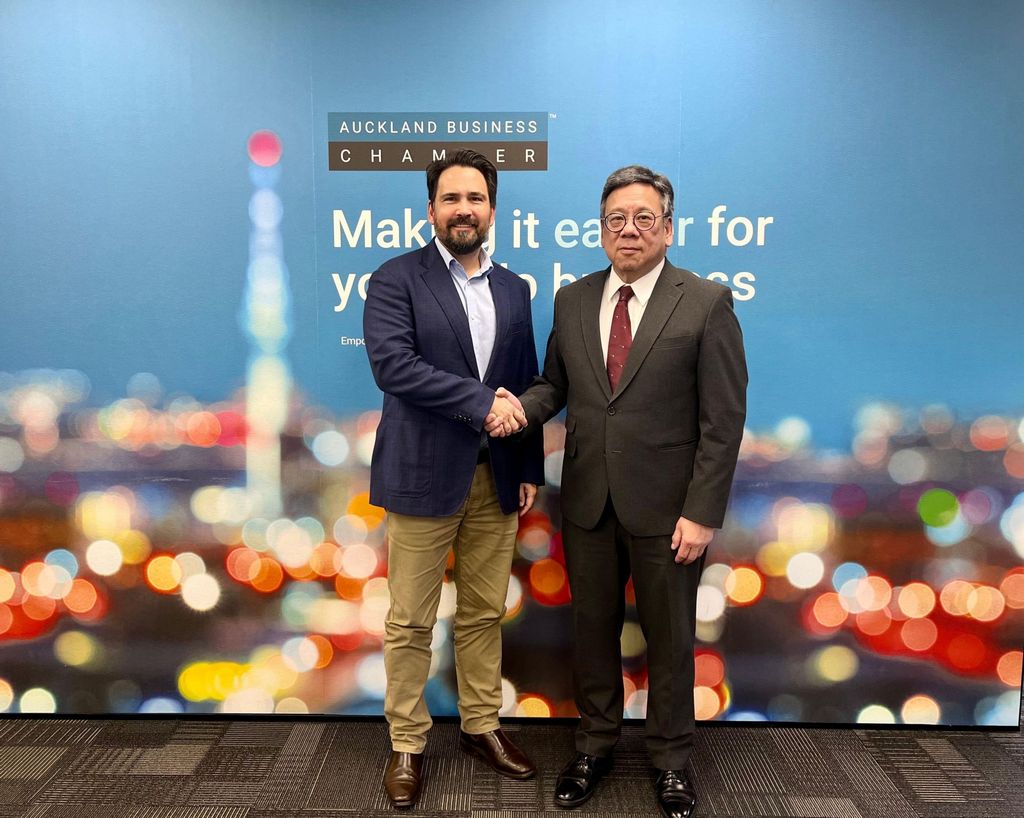 SCED and Director of HKETO Sydney attended Hong Kong Dinner in Auckland