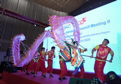 The Chief Executive, Mr John Lee, hosted a welcome dinner for the Asia-Pacific Economic Cooperation Business Advisory Council (ABAC) delegates attending the second 2024 ABAC Meeting in Hong Kong on April 23. Photo shows an LED dragon dance performance at the dinner.